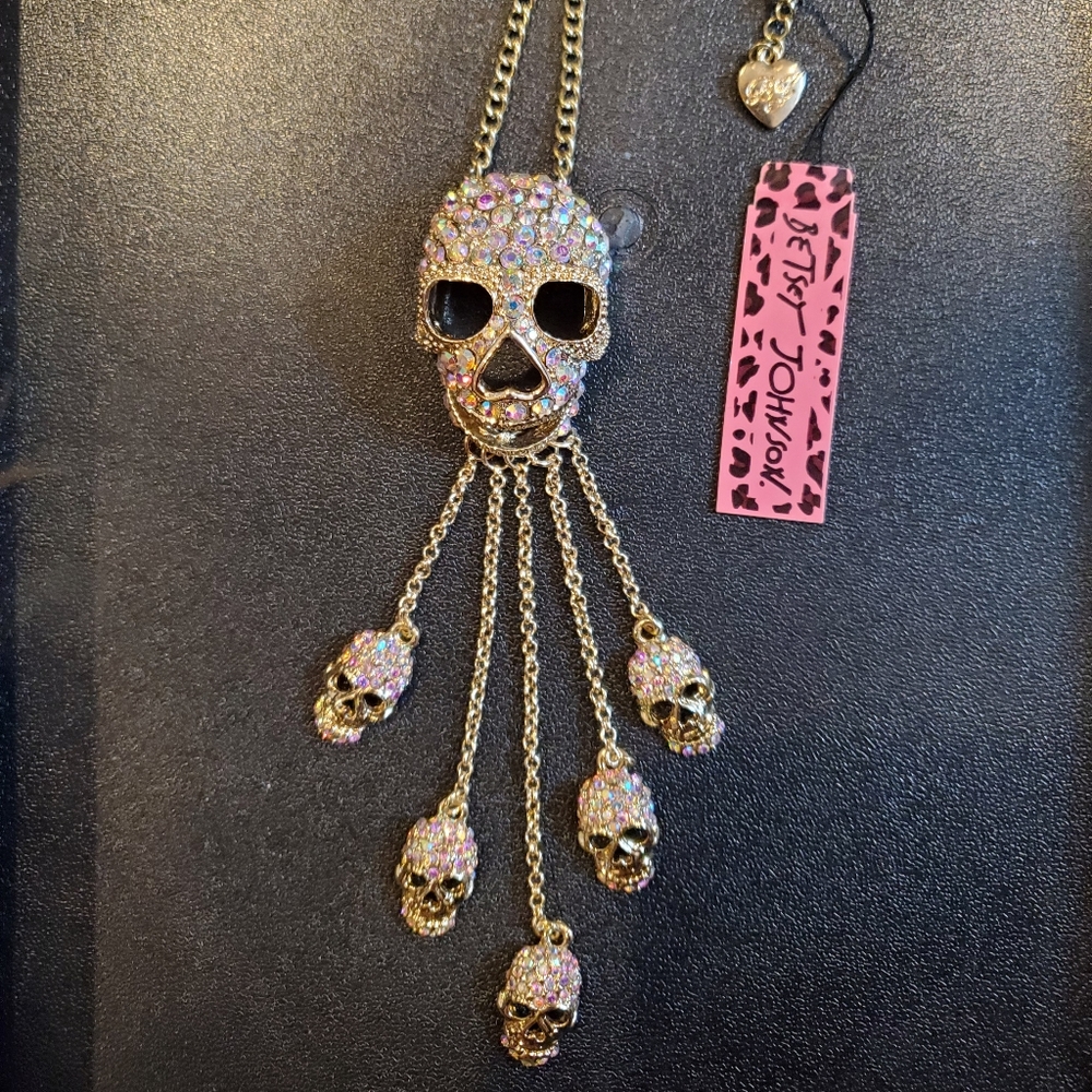 Betsey Johnson skull necklace
